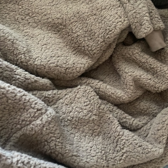 New! Comfy chocolate brown snuggle walk around blanket - Picture 5 of 6